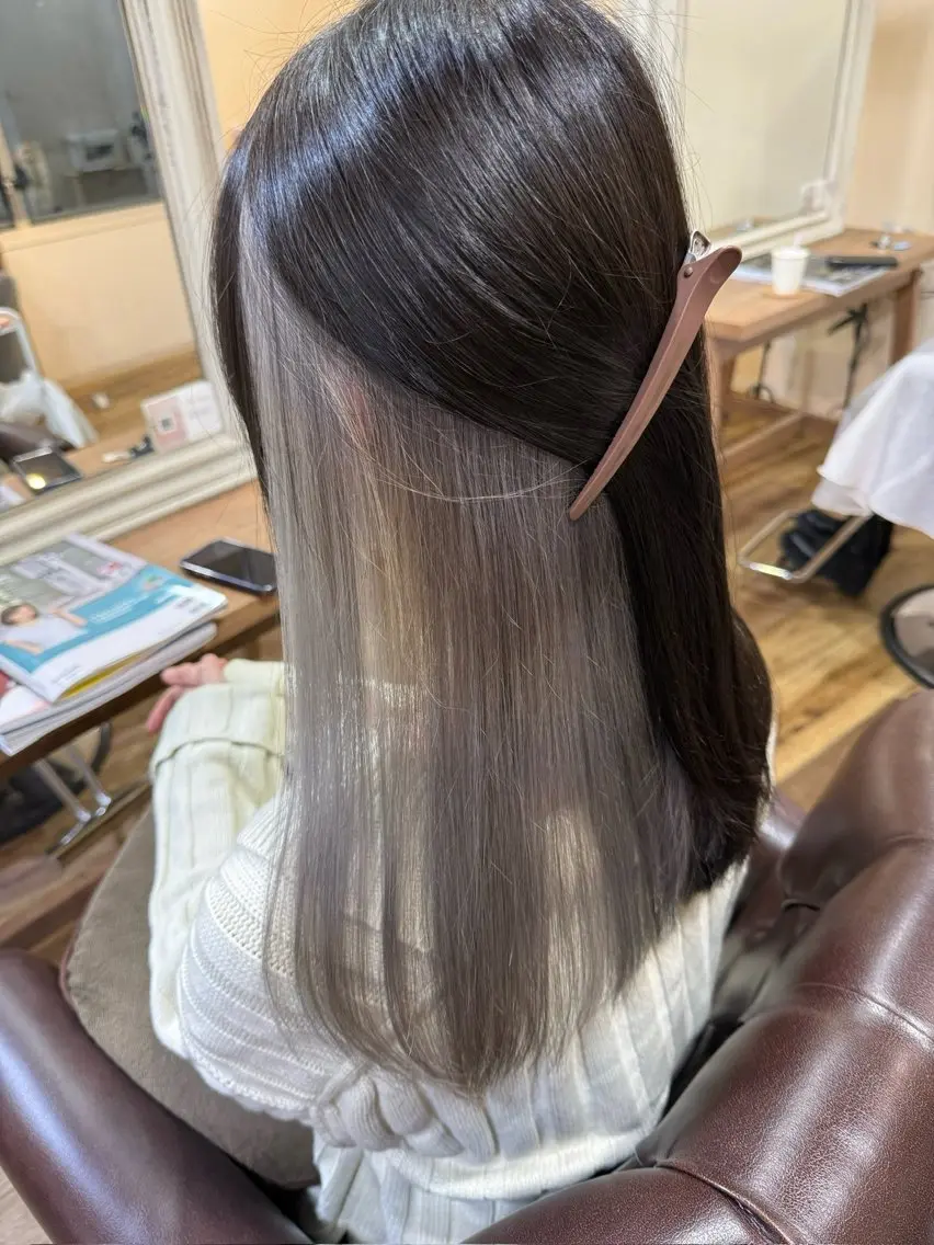 【🫧インナーカラー🫧】¥3,300(ダブルカラー、ブリーチあり)の写真
