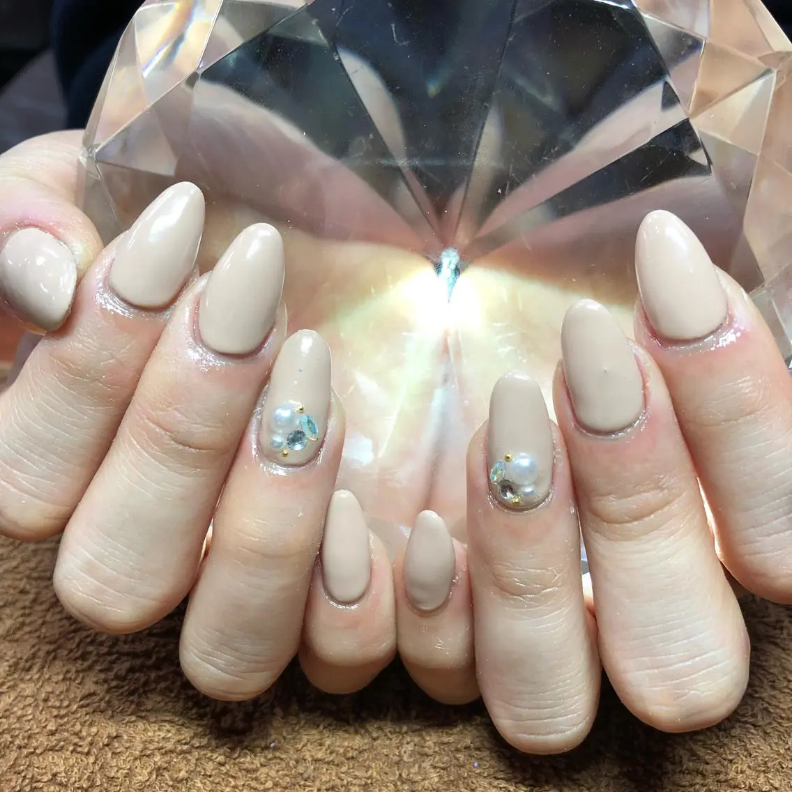 ミディアム ネイル ストーンネイル ハンドネイル 《LB》ラブリエ Nail&eyeのマツエク・マツパデザイン