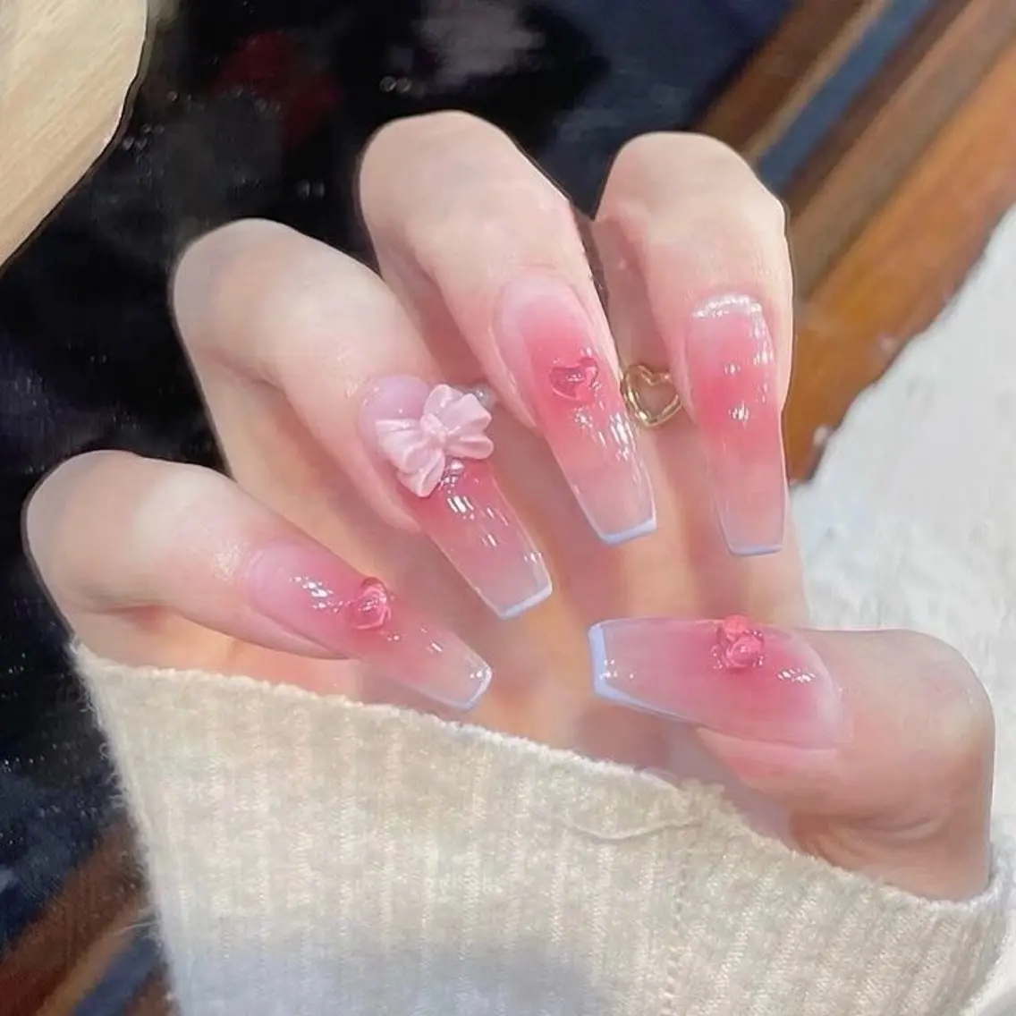 ネイル チークネイル ジェルネイル ハート キラキラネイル 韓国ネイル ハンドネイル Blingg NailStudioのネイルデザイン