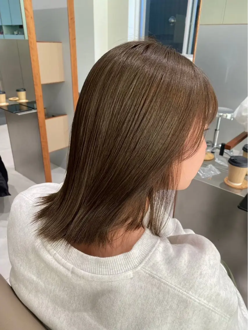 セミロング カラー ベージュカラー 透明感カラー イルミナカラー ☪️ブリーチ特化施術 /レイヤー🪽aiのヘアスタイル