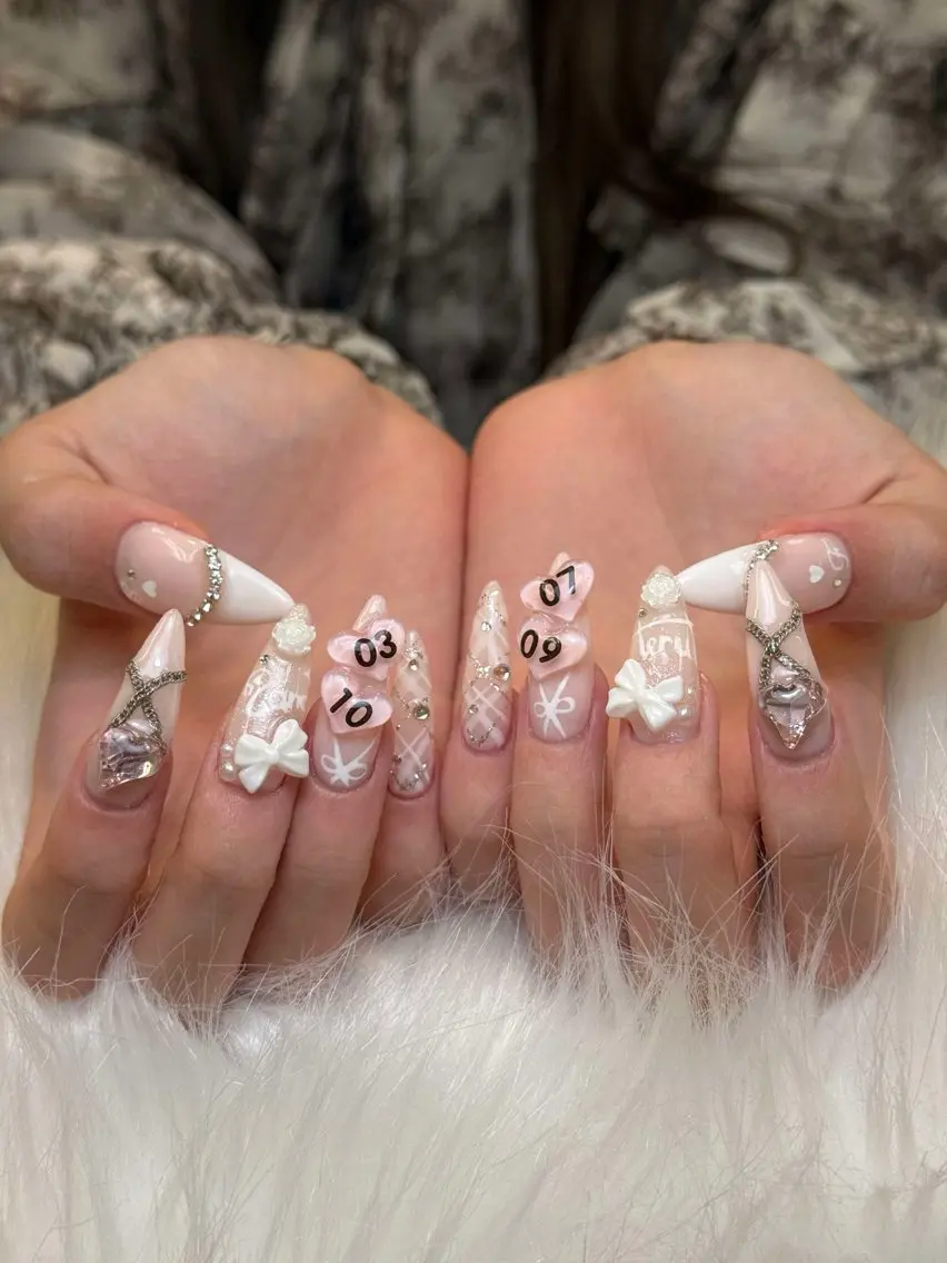 ネイル グラデーション キラキラネイル ワンカラーネイル 冬ネイル Jenn Nail Salonのネイルデザイン