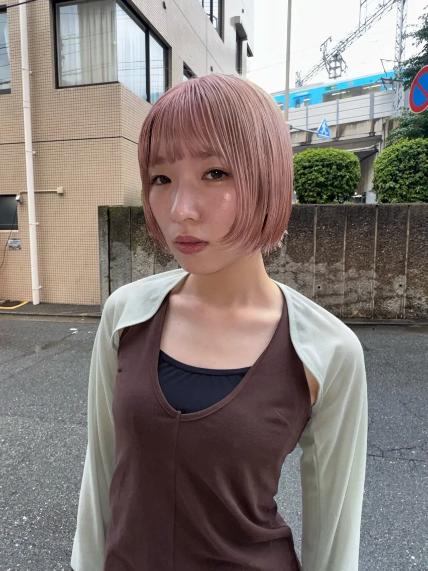ショート カラー ピンクカラー ホワイトピンク カット ヘアカラー kai🐇透明感 カラー/レイヤーのヘアスタイル