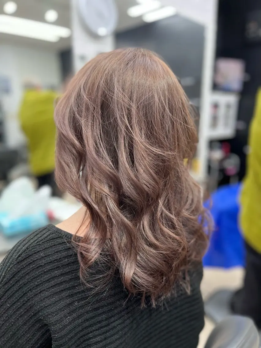 セミロング カラー Japuska ジャプスカのヘアスタイル
