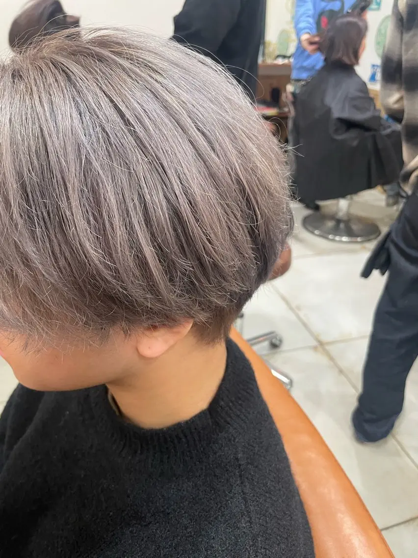 ショート カラー メンズ アッシュ シルバー シルバーアッシュ Wカラーレイヤーカ ット⚡️CHIAKIのヘアスタイル