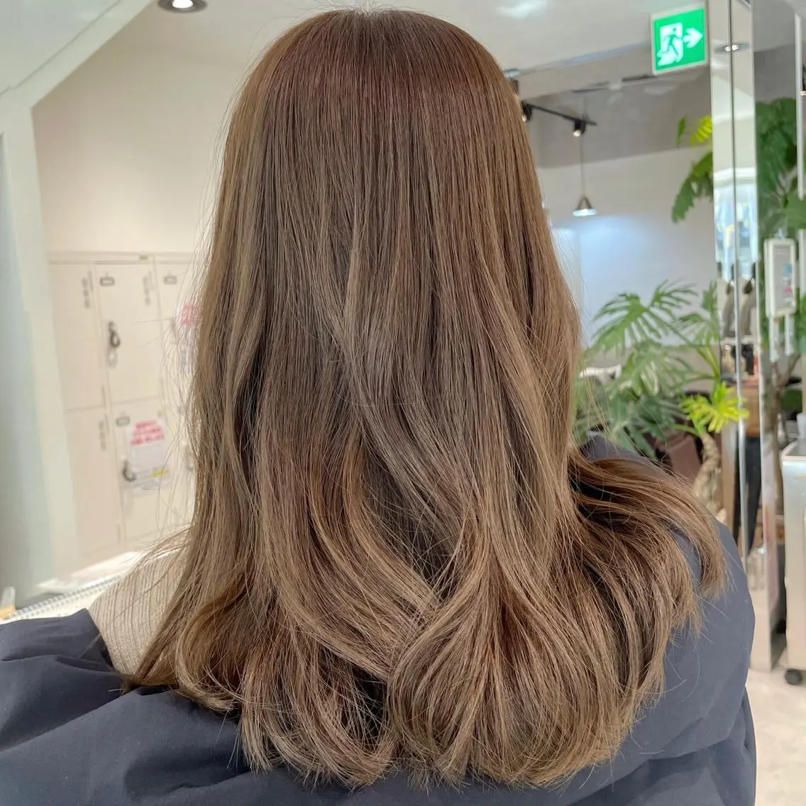 セミロング カラー ベージュカラー ブリーチ ブリーチなしカラー オリーブベージュ ヘアカラー トリートメント これた🧸ヘアメ職人 ♡髪質改善♡カラーのヘアスタイル