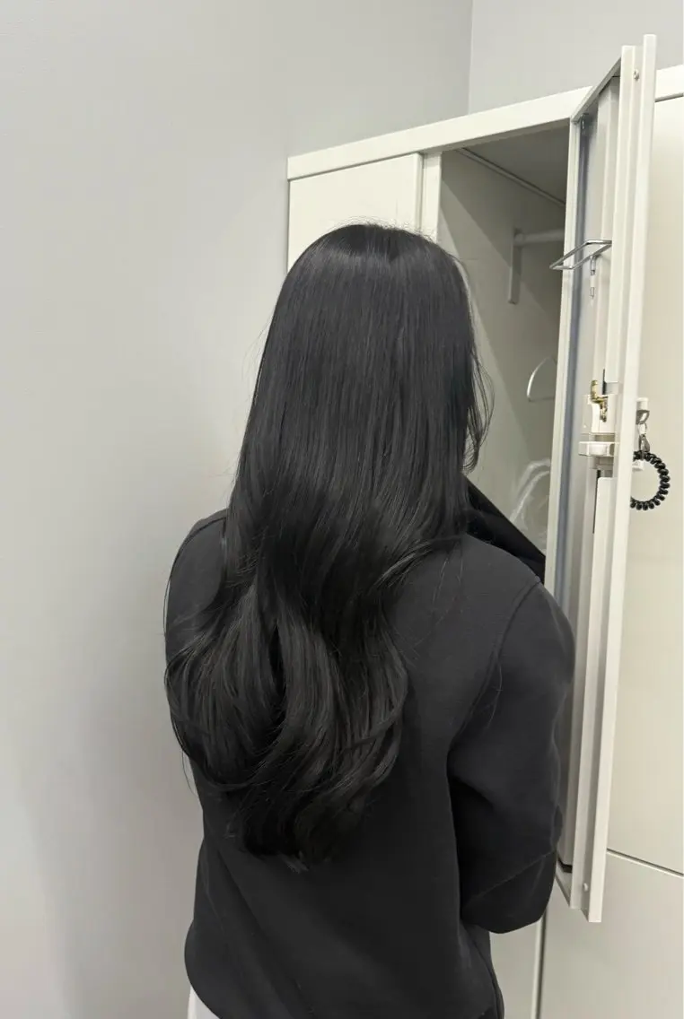 ロング ヘアカラー トリートメント SARINA ROCCO3rdのヘアスタイル