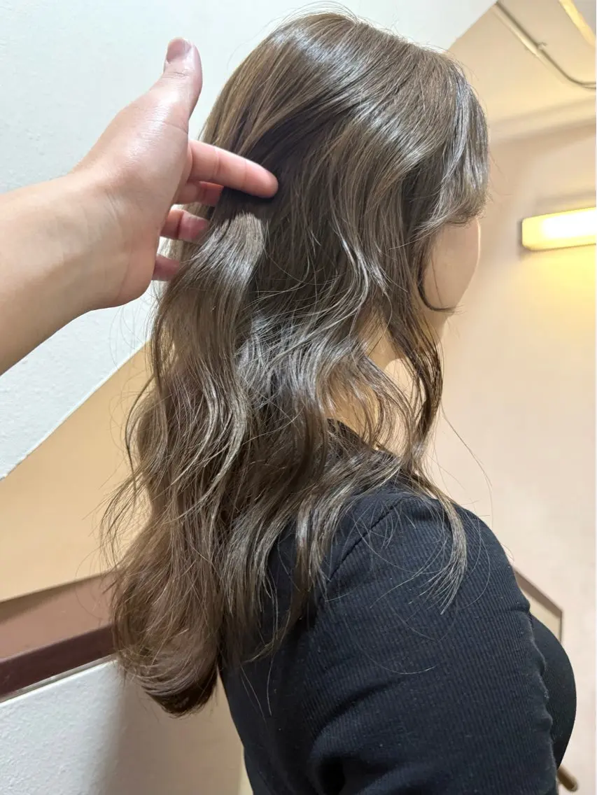 ロング カラー ベージュカラー グレージュ オリーブカラー オリーブグレージュ オリーブグレー カット ヘアカラー トリートメント 森貴裕/ニュアンス パーマ/オリーブのヘアスタイル