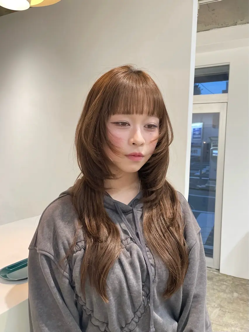 ロング カラー ハイレイヤー レイヤーカット カット ヘアカラー トリートメント H I ＮＡのヘアスタイル