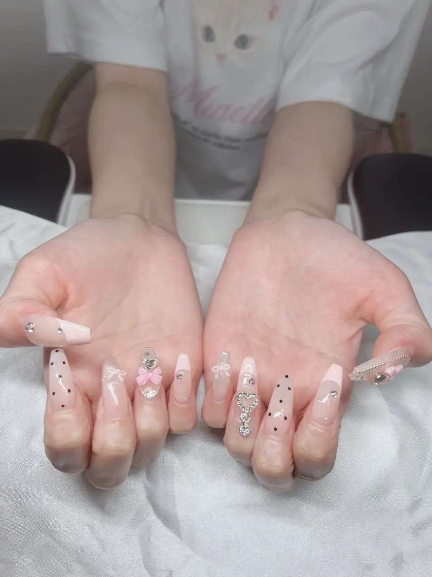ネイル オーロラネイル チークネイル 長さ出し フットネイル フレンチネイル Lee Nails チップ長さだし専門店のネイルデザイン