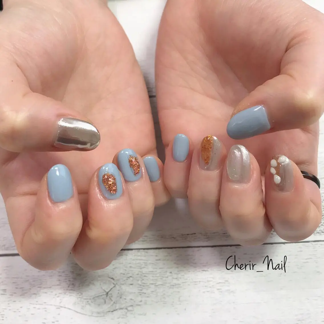 ネイル アートネイル ブルー ラメ(グリッター) ミラーネイル ニュアンスネイル Cherirnail kaoriのネイルデザイン