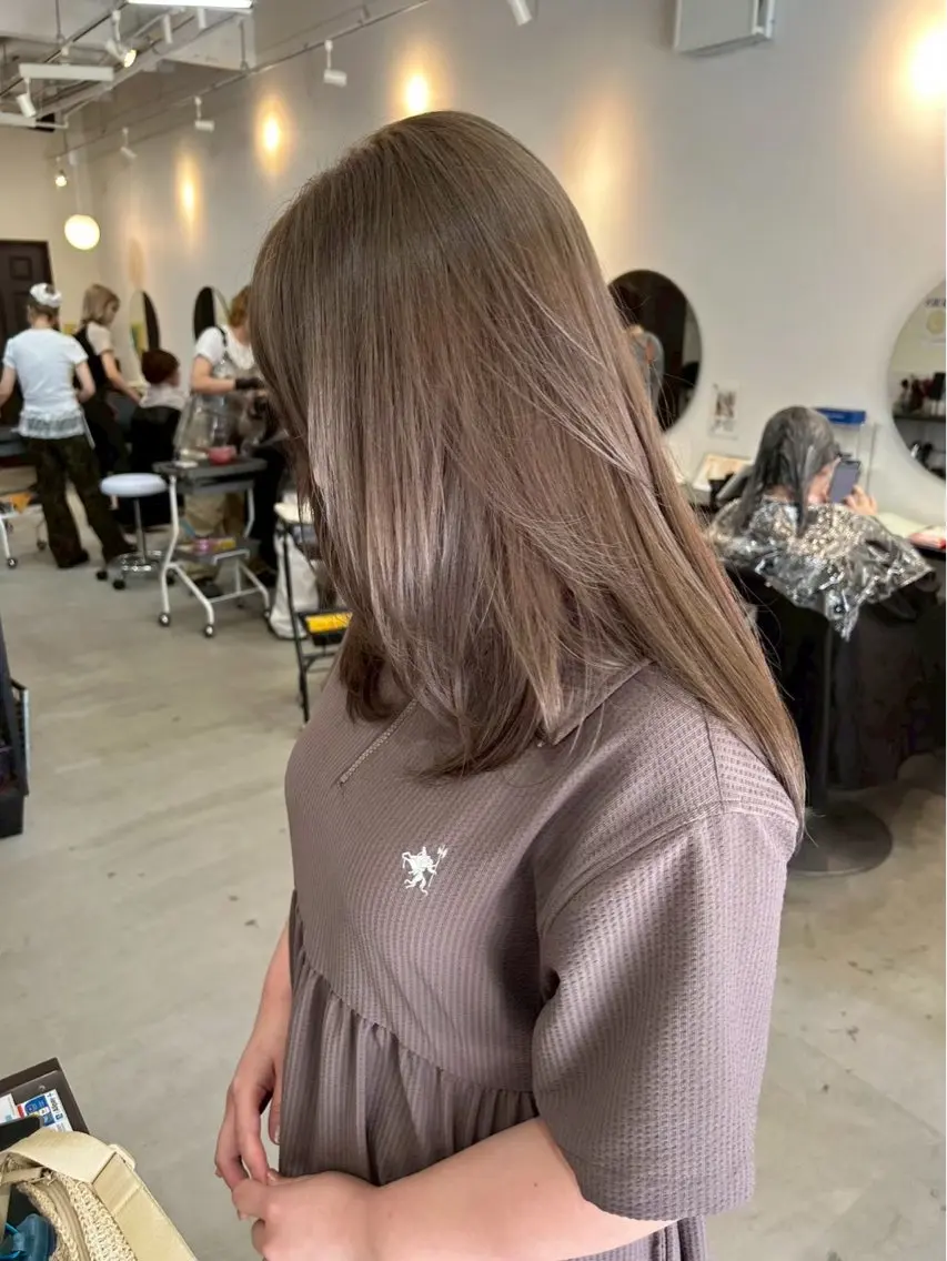 セミロング カラー LUCK ユナのヘアスタイル