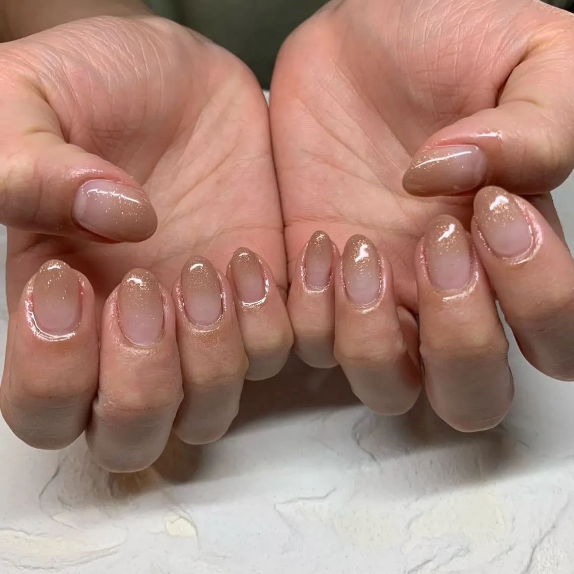 ネイル グラデーション ラメ(グリッター) 赤色 スカルプネイル happiness nailのネイルデザイン
