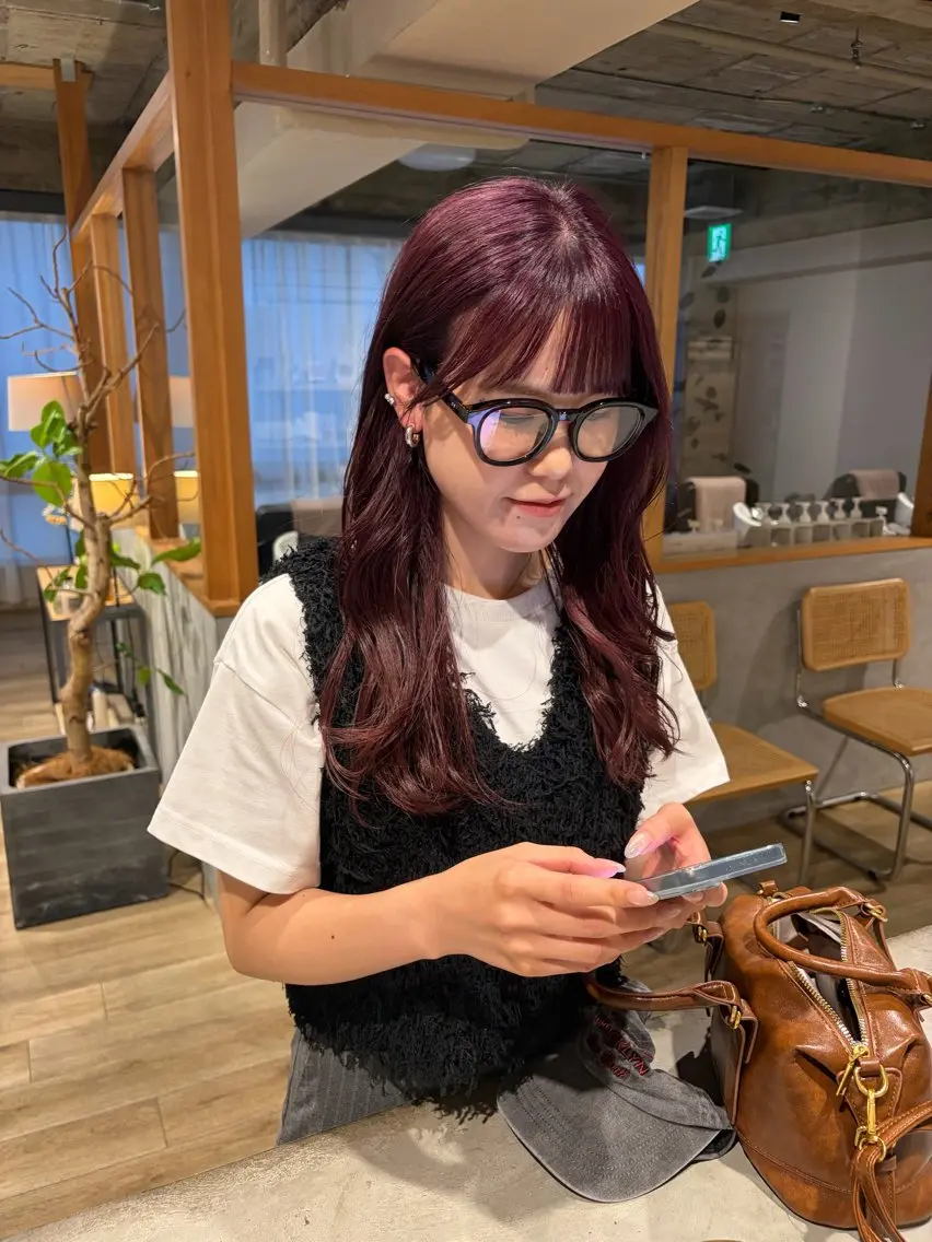 セミロング カット ヘアカラー まとい ︎︎のヘアスタイル
