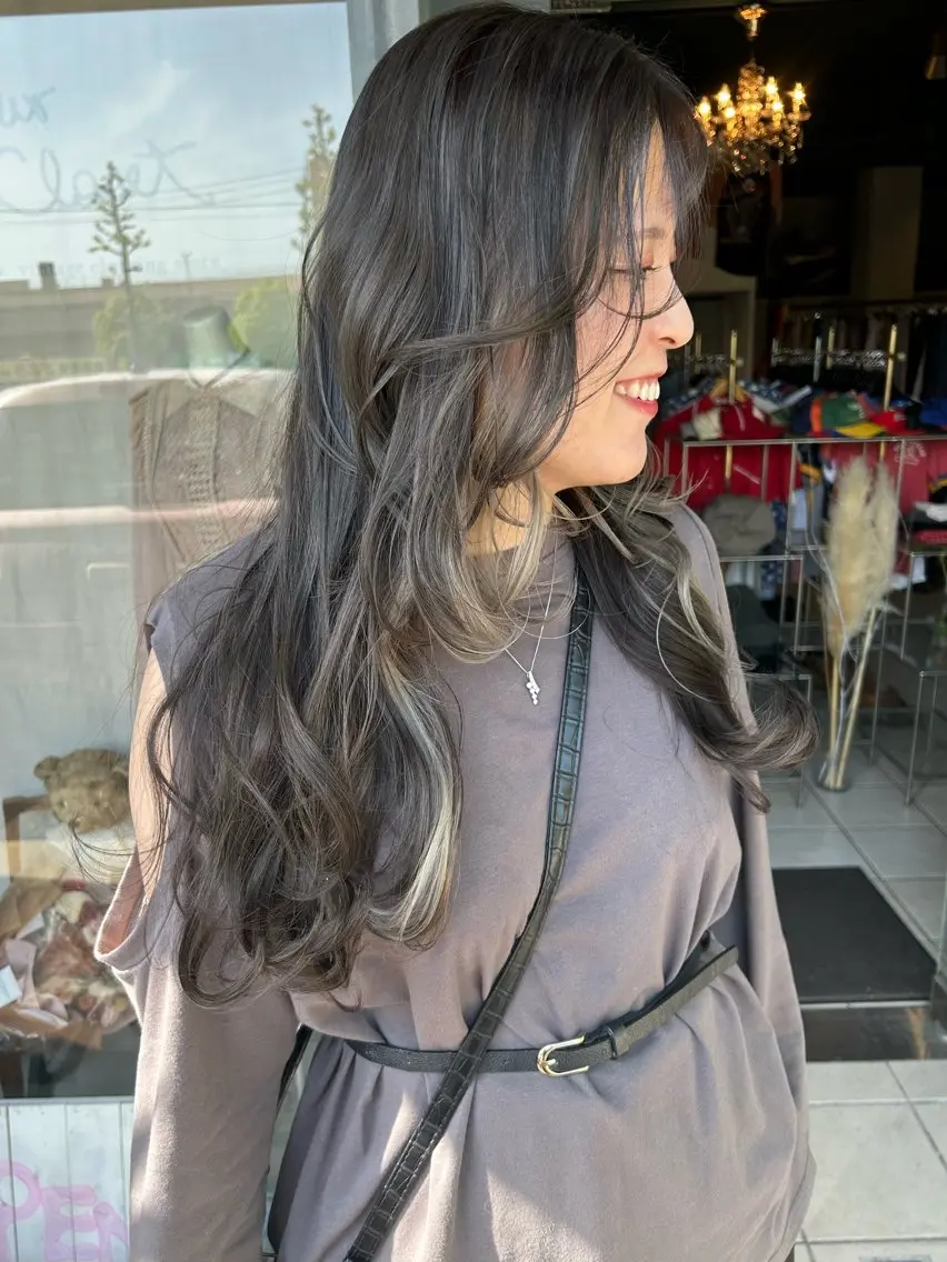 カラー インナーカラー 林 千春のヘアスタイル