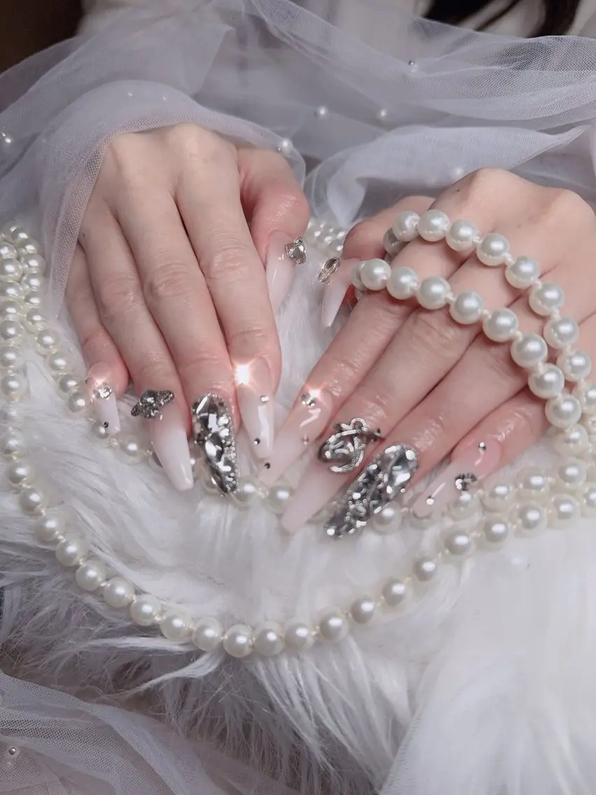 ネイル オーロラネイル フレンチネイル ジェルネイル ハロウィン キラキラネイル ハンドネイル H.baby Nail Salonのネイルデザイン