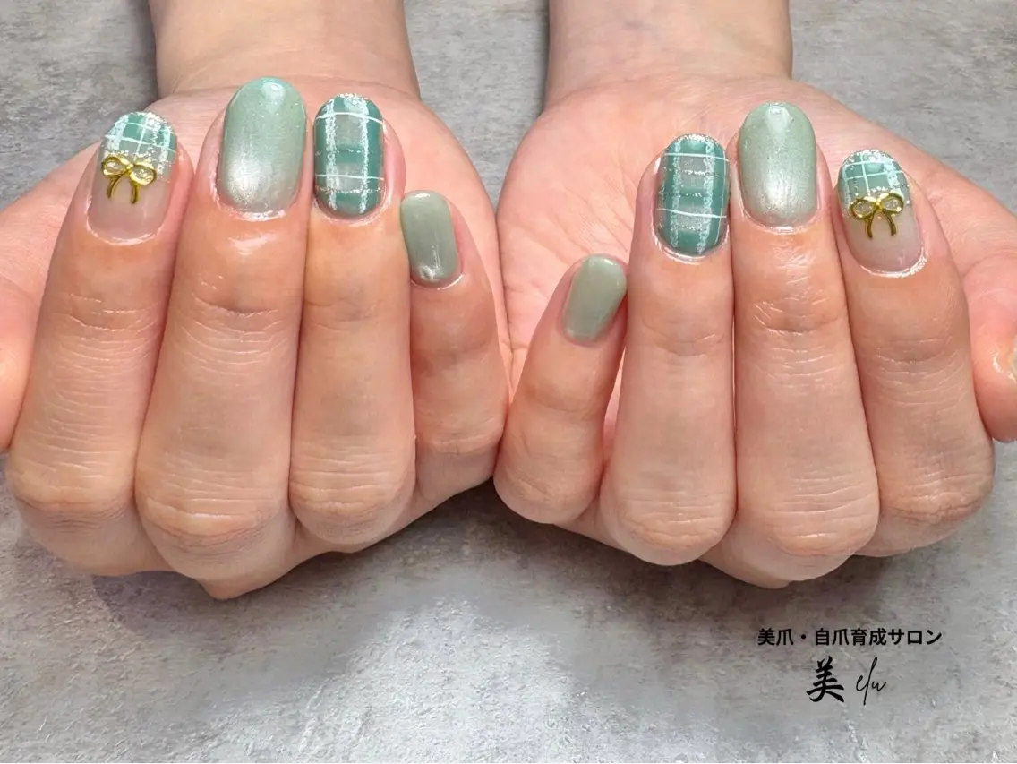 ネイル ジェルネイル グリーン ハンドネイル 美爪・自爪育成サロン 美elu(ビエル)のネイルデザイン