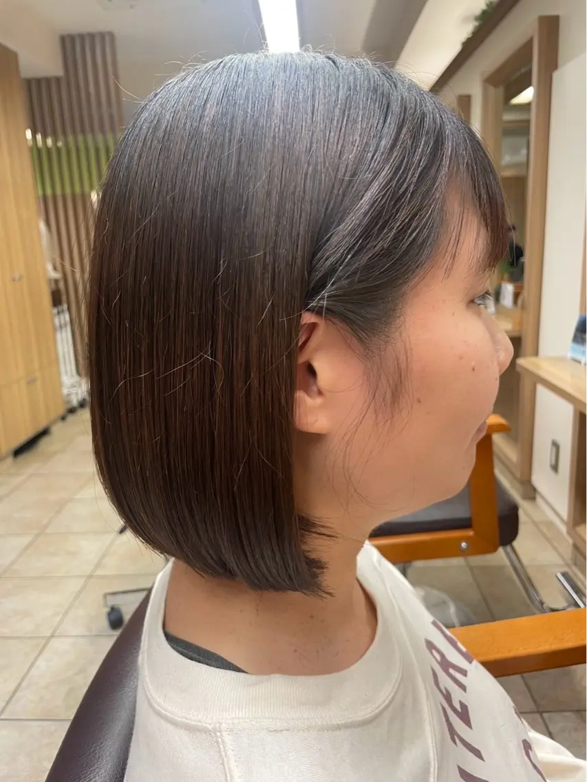 ミディアム ワンレンボブ ボブ 鈴木 莉恋のヘアスタイル