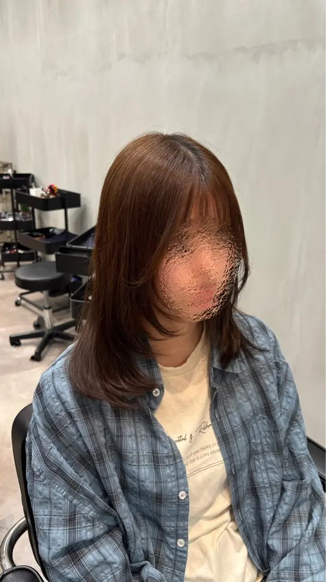 ミディアム 顔まわりレイヤー 顔周りカット レイヤーカット カット 片平 帆香のヘアスタイル