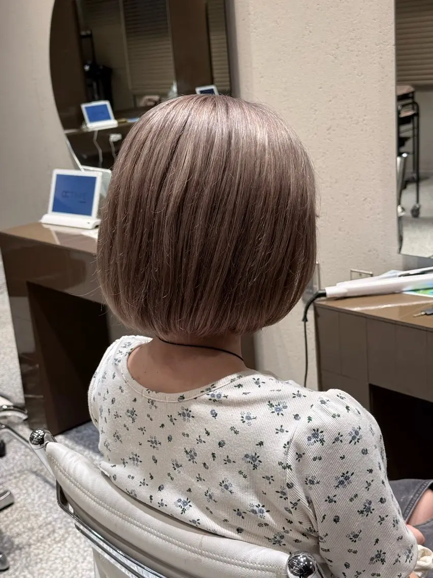 ショート ヘアカラー 甲斐 柊ニのヘアスタイル