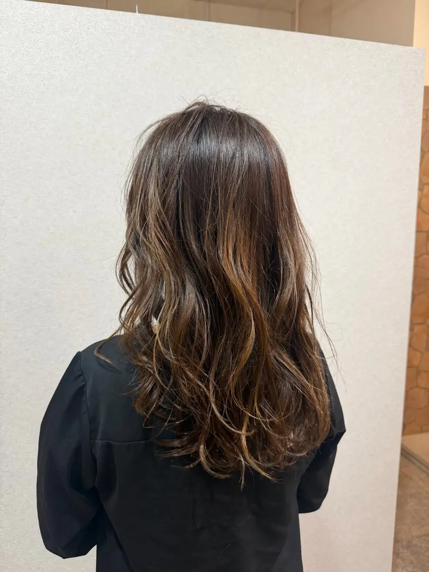 セミロング ヘアカラー 西田 大雅のヘアスタイル