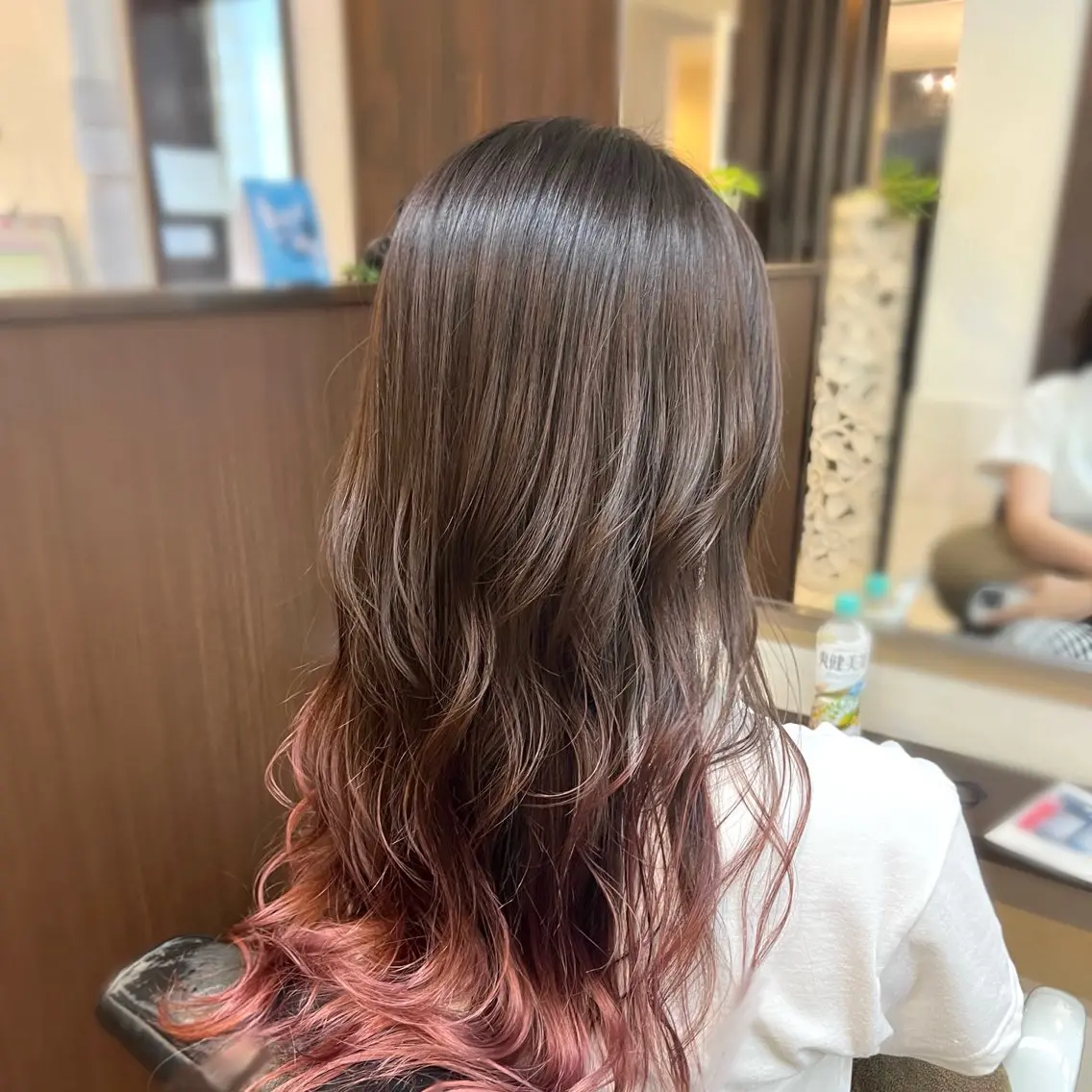ロング カラー グラデーションカラー ピンクカラー ヘアカラー 土田 紘太のヘアスタイル