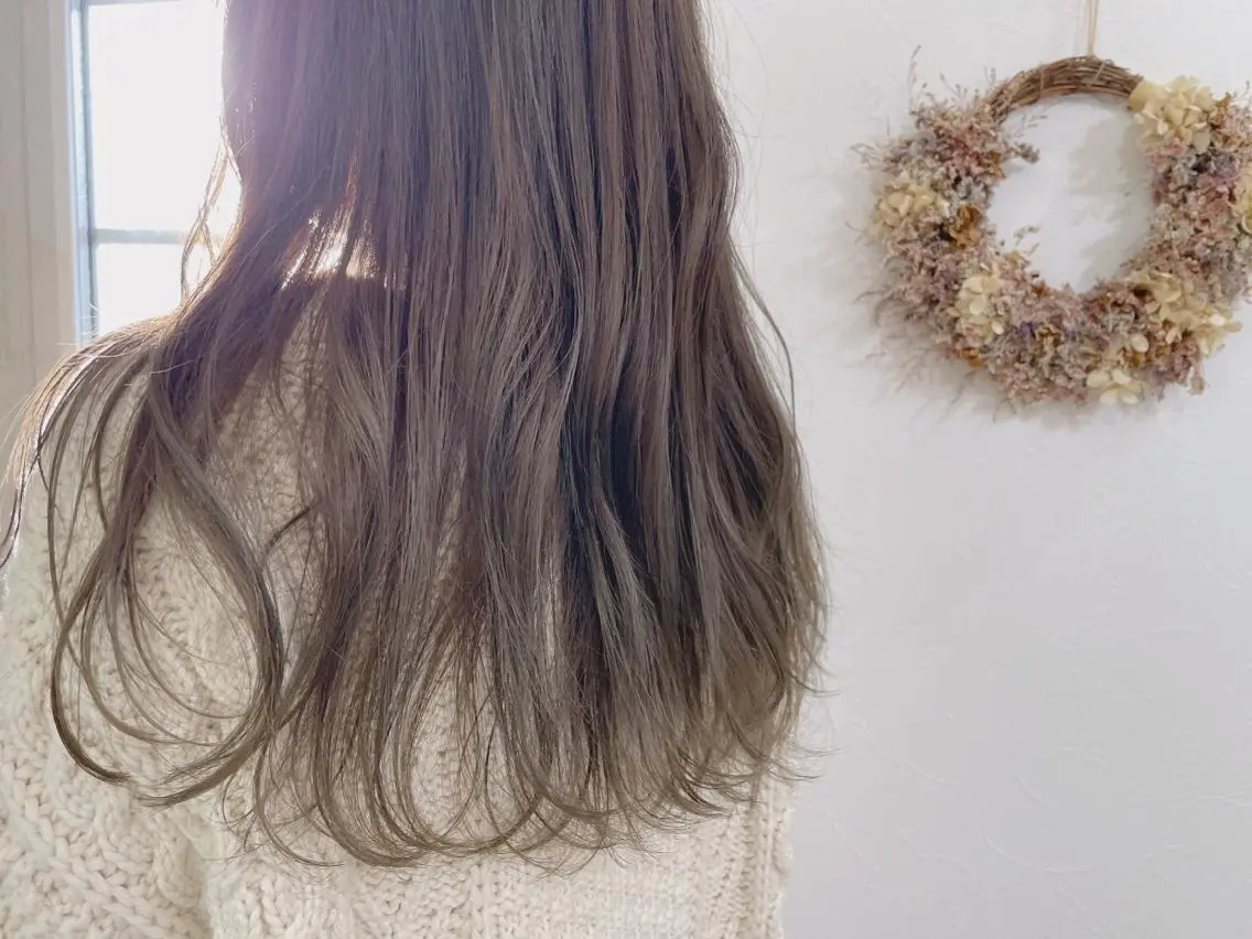 ロング カラー ブリーチ グレージュ キノシタ マユのヘアスタイル