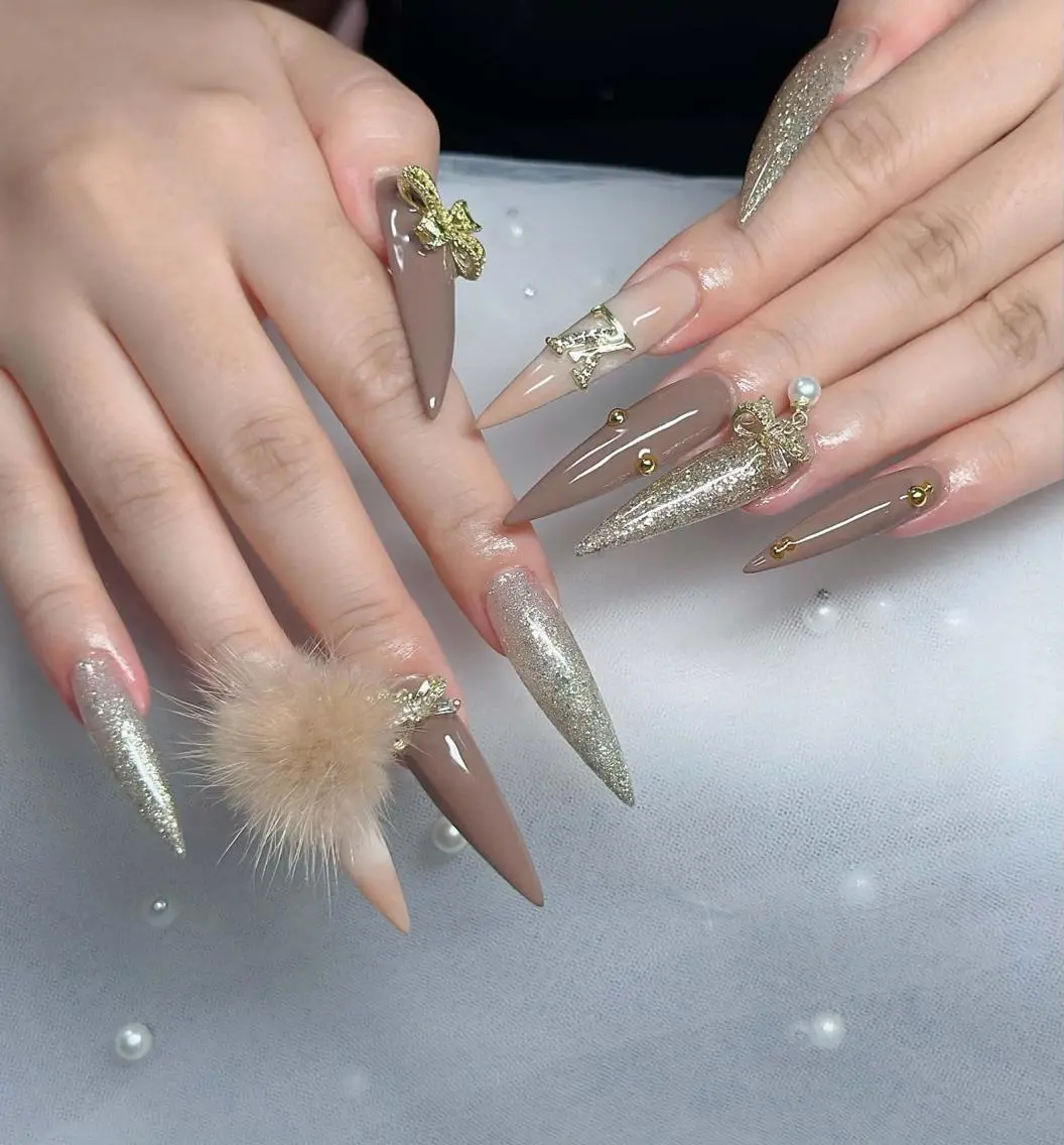ネイル フレンチネイル ジェルネイル ガラスフレンチ ハロウィン ハート ハンドネイル Sakura h.babynailのネイルデザイン