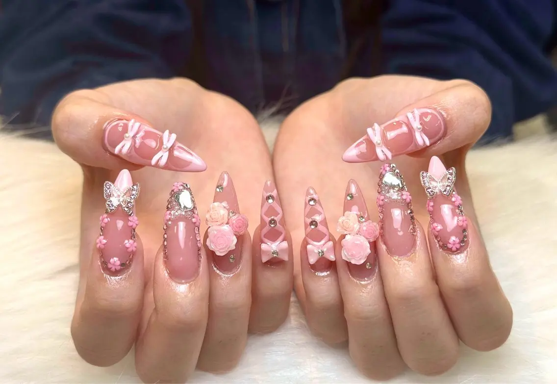 ネイル グラデーション キラキラネイル ワンカラーネイル 冬ネイル Jenn Nail Salonのネイルデザイン