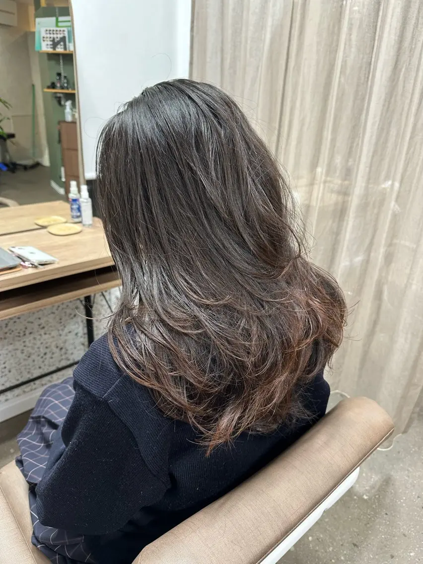 セミロング レイヤーカット カット トリートメント TELA HAIR 副代表RIKUのヘアスタイル