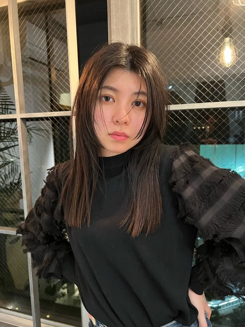 セミロング 似合わせレイヤー ＆縮毛矯正のヘアスタイル