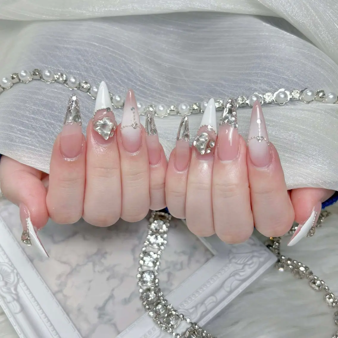 ネイル キラキラネイル 韓国ネイル マグネットネイル 持ち込み ネイルチップ ハンドネイル Himeka Bling.Nailのネイルデザイン