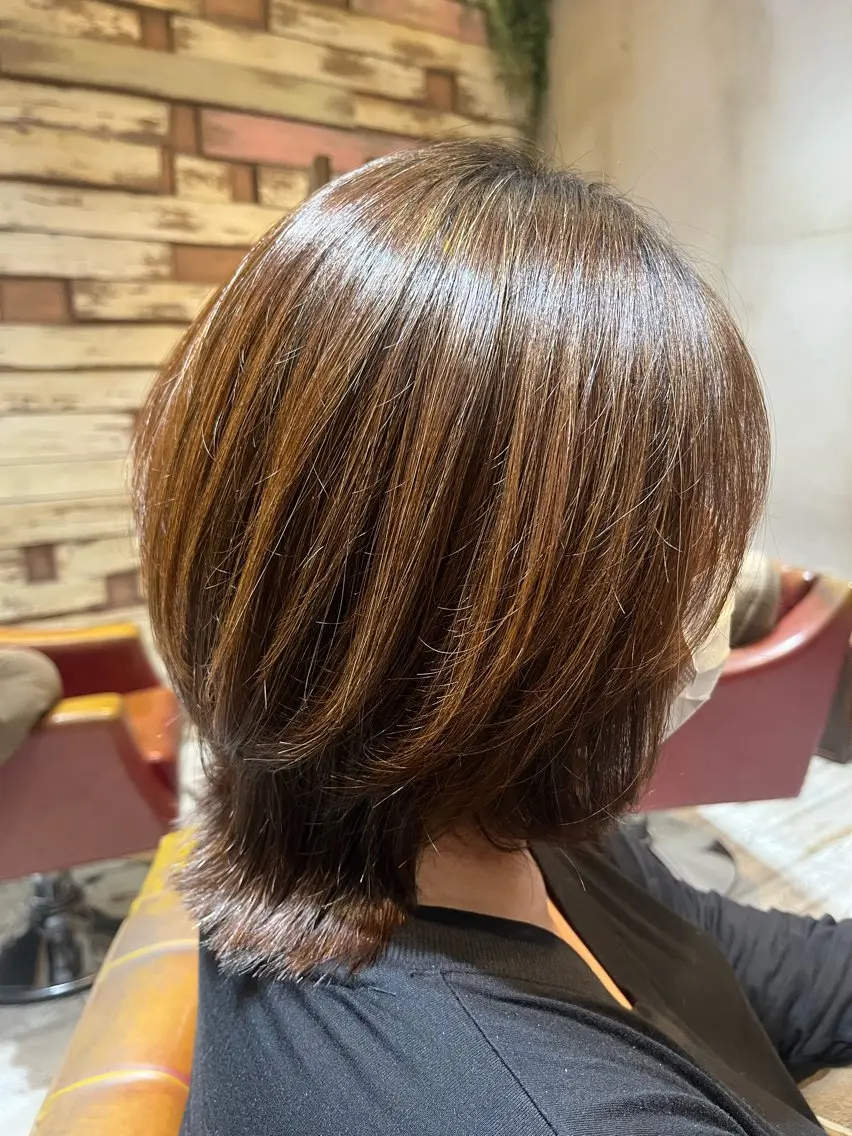 ミディアム レイヤーカット カット 美濃 咲穂のヘアスタイル