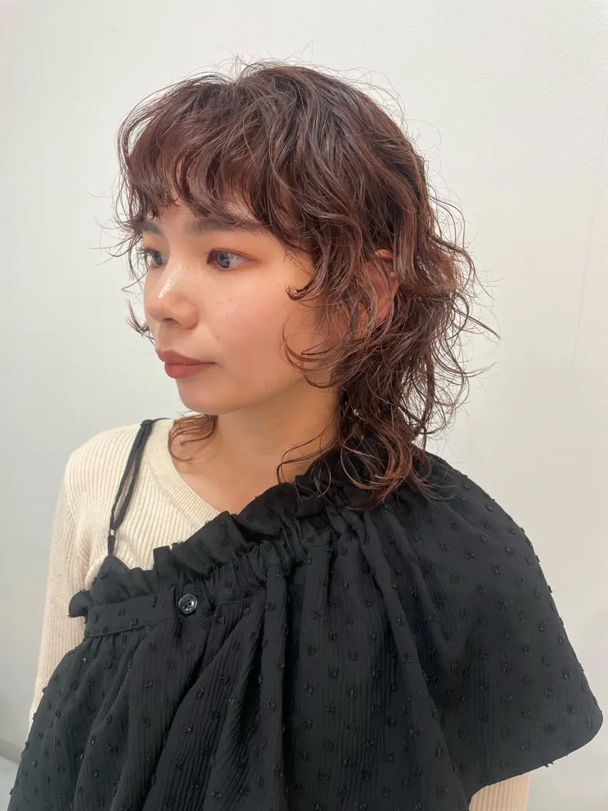 ミディアム カラー パーマ ミディアムパーマ 伸ばしかけ レイヤーカット ウルフカット カット ヘアカラー パーマ トリートメント 似合わせ特化❤️ カット/パーマ/梅田のヘアスタイル