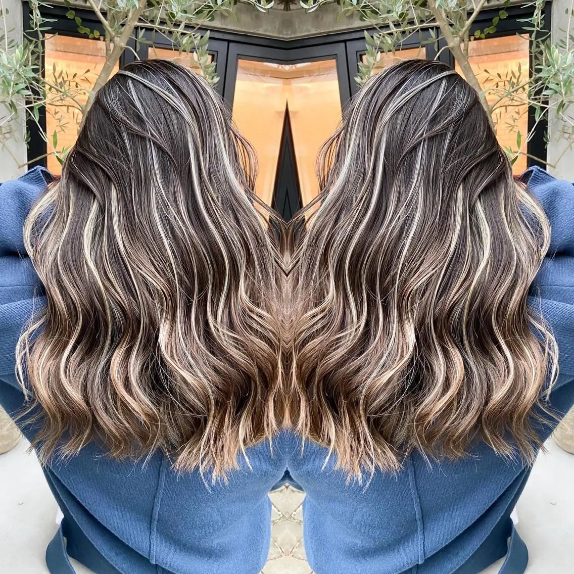 ロング 白いハイライト🤍 タナカリョウスケのヘアスタイル