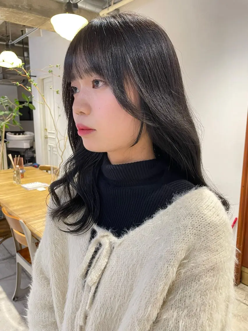 ロング カラー 黒髪 ブルーカラー ブルーブラック 顔周りカット ユウナ🎀レイヤー/ 暖色カラーのヘアスタイル