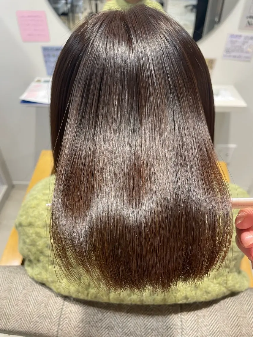 ミディアム トップディレクター アヤカのヘアスタイル