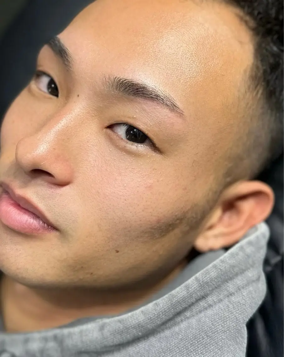 《人気No.1 ｜男性限定》清潔感UP眉スタイリング＋額or小鼻WAXの写真