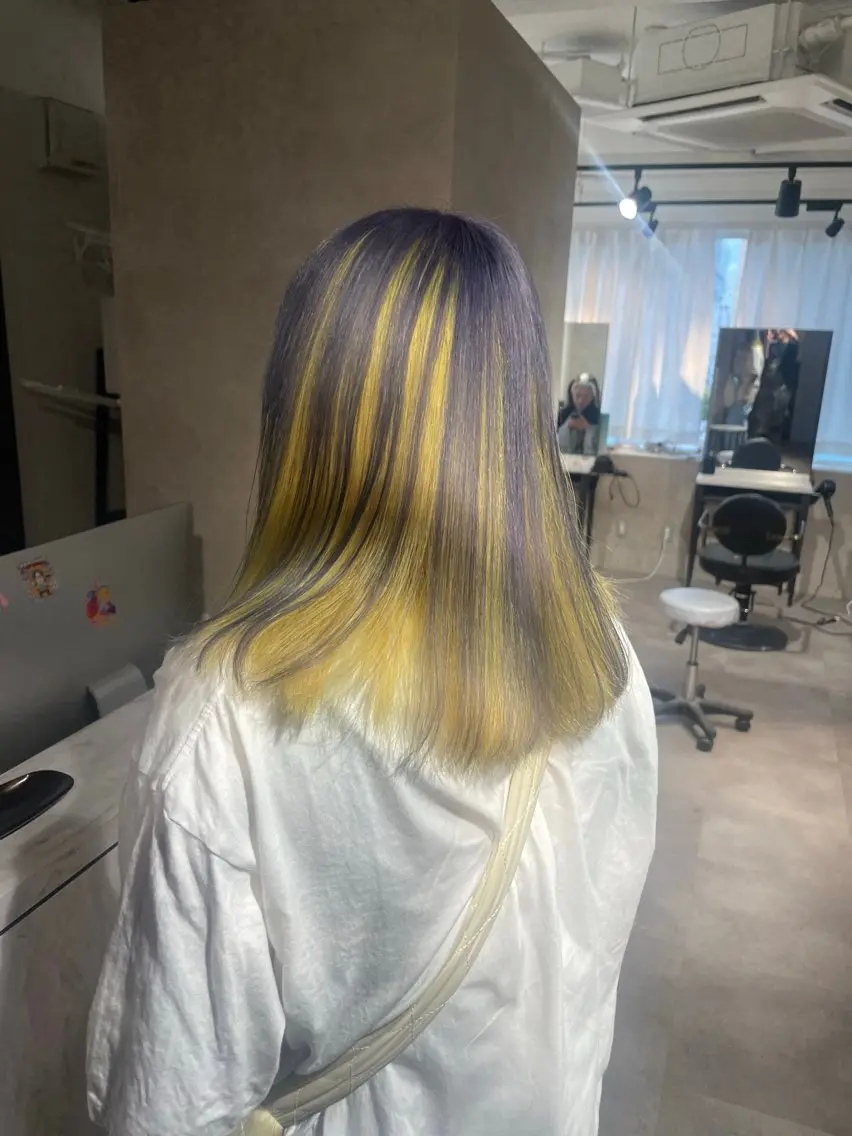 セミロング カラー デザインカラー ヘアカラー 🇰🇷ハイトーン× 韓国レイヤー레이어드のヘアスタイル
