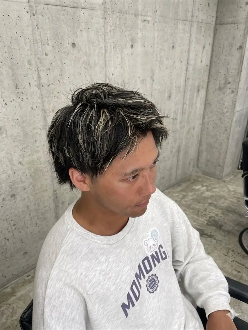 ショート カラー メンズ アップバング メンズメッシュ ベージュカラー メッシュ ホワイトベージュ カット ヘアカラー メンズ特化パーマ/ ハイライト/比嘉のヘアスタイル