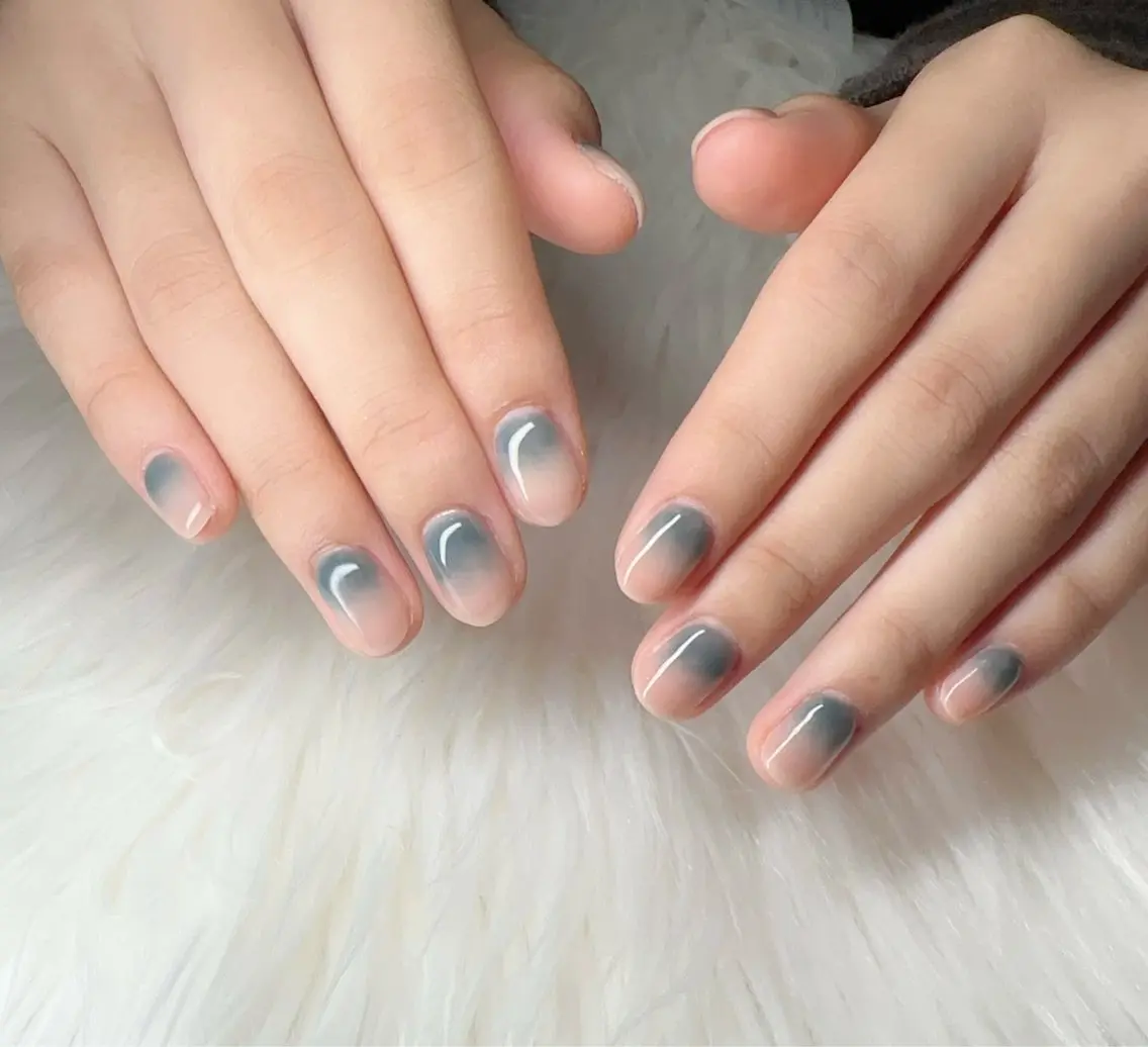 ネイル グラデーション Rnail. misatoのネイルデザイン