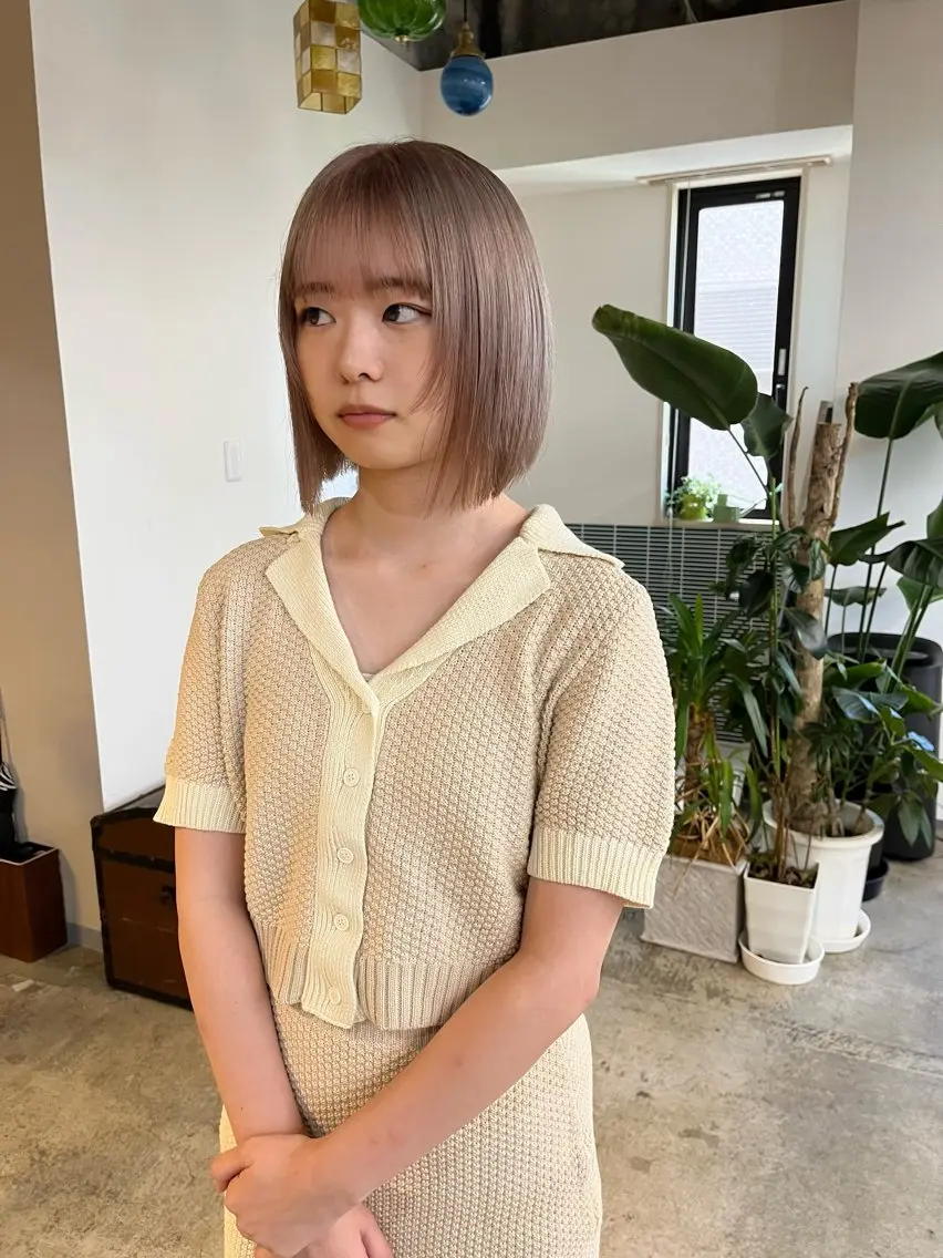 ミディアム カラー ブリーチ カット ヘアカラー トリートメント 🩷ハイトーン透明感 レイヤー🩷ユリカのヘアスタイル