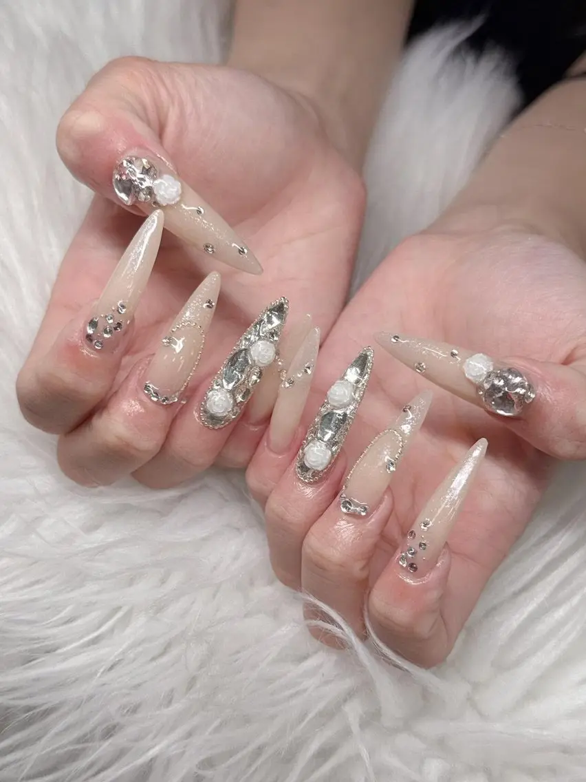 ネイル Lee Nailsのネイルデザイン