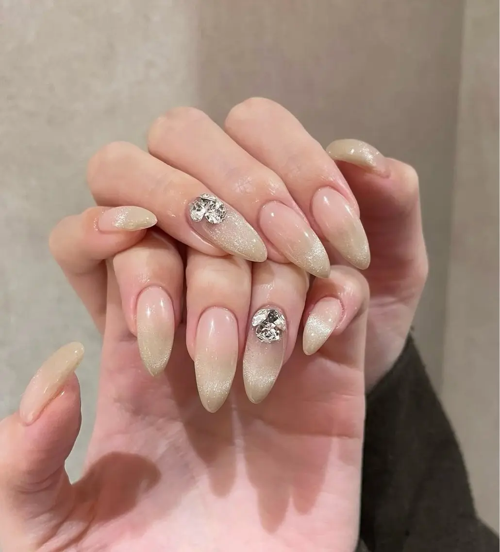 ネイル チークネイル ガーリー キラキラネイル マグネットネイル 持ち込み Rina スカルプ専門店のネイルデザイン