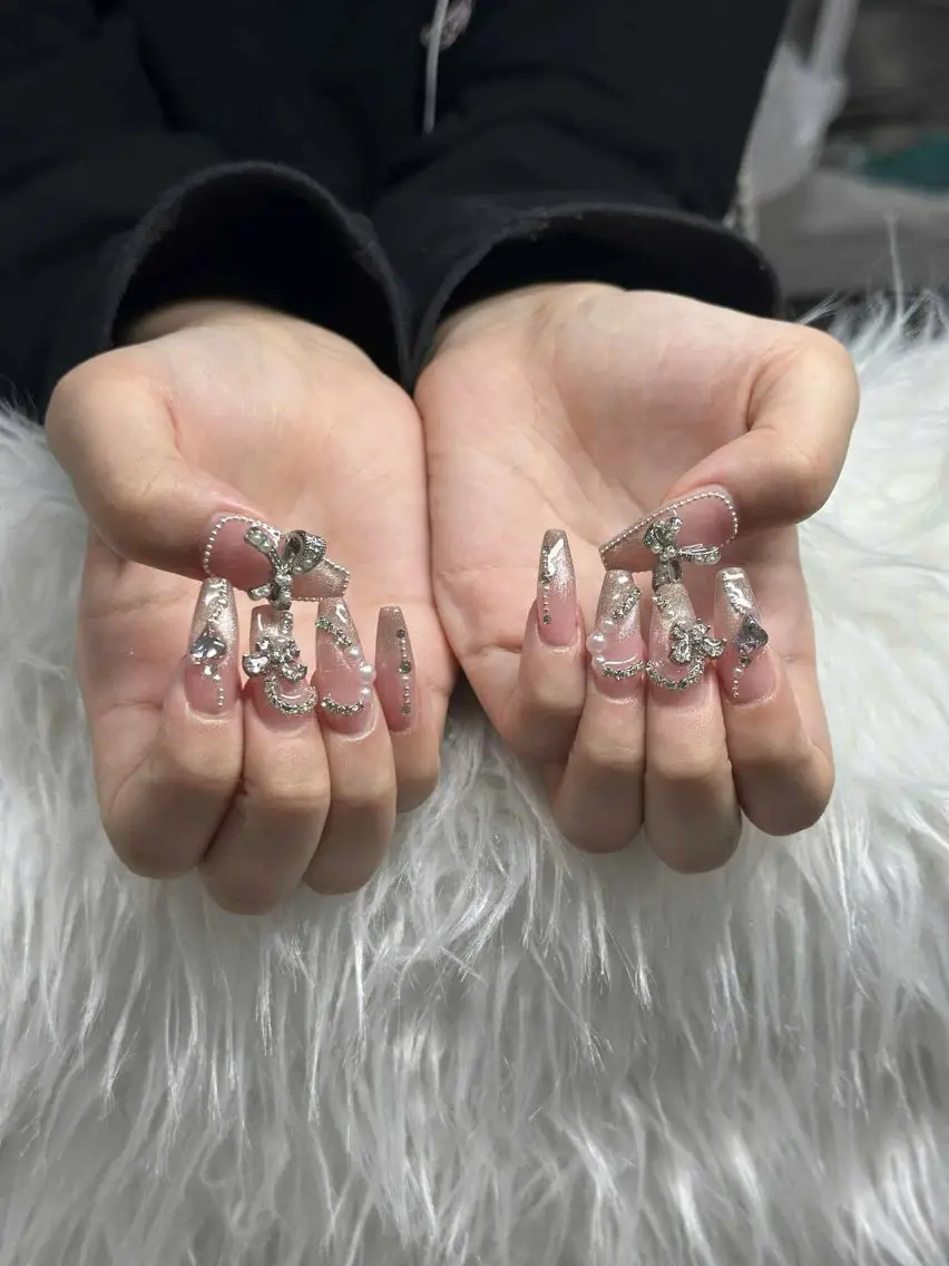 ネイル フレンチネイル ジェルネイル ガラスフレンチ ハロウィン ハート ハンドネイル H.baby Nail Salonのネイルデザイン