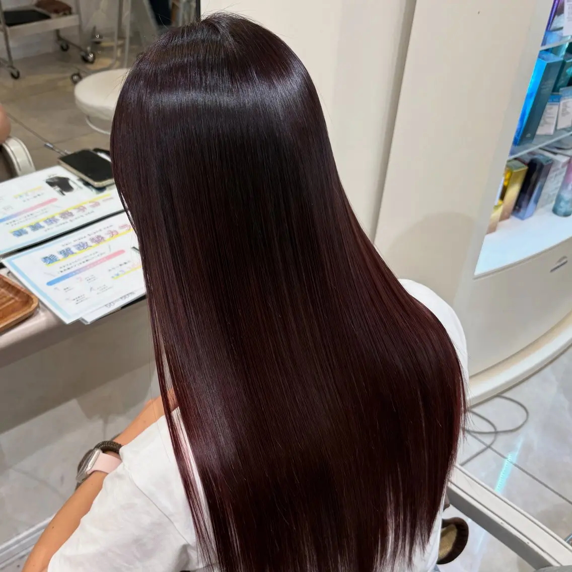 ロング 濱田輝レイヤー 韓国風 ハイトーンのヘアスタイル