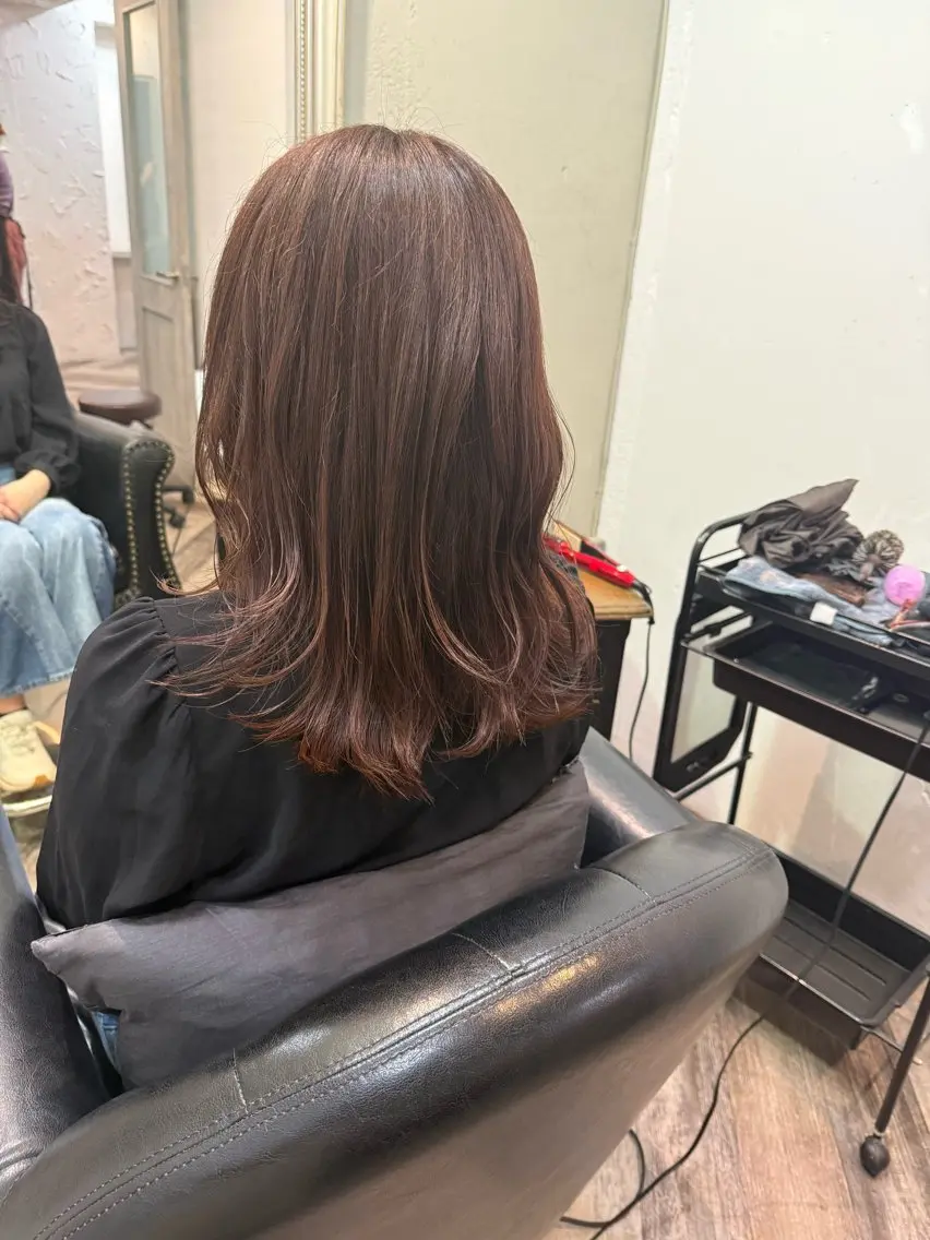 セミロング カラー ayu ka／パーマのヘアスタイル