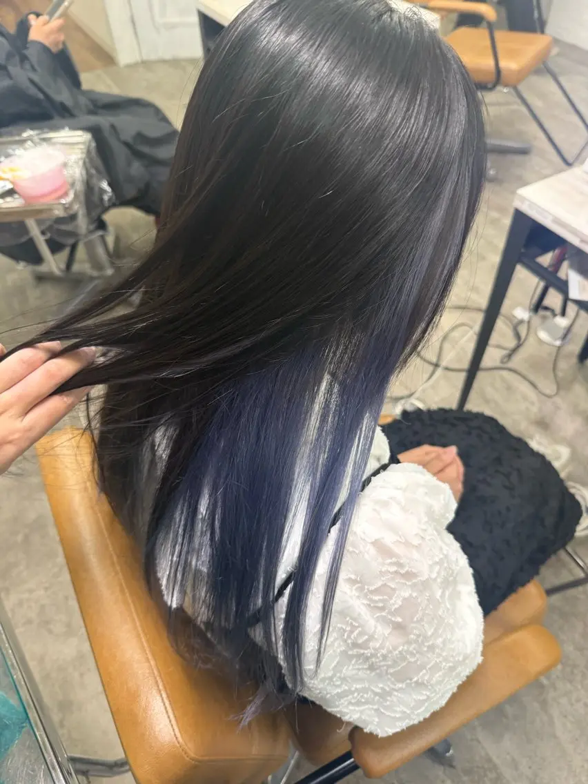 ロング カット ヘアカラー トリートメント SAIKA🤍ミルク ティー/ピンクカラーのヘアスタイル