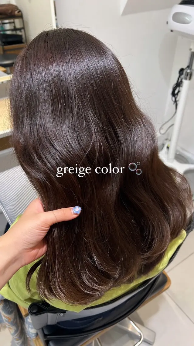 ロング カラー グレージュ 透明感カラー 🩷ྀིAYAKAのヘアスタイル