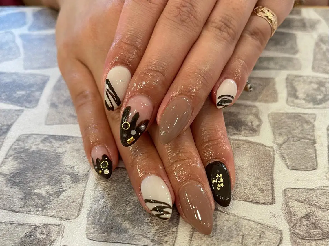 ネイル バレンタイン ハンドネイル NAIL Alaia SHIORIのネイルデザイン