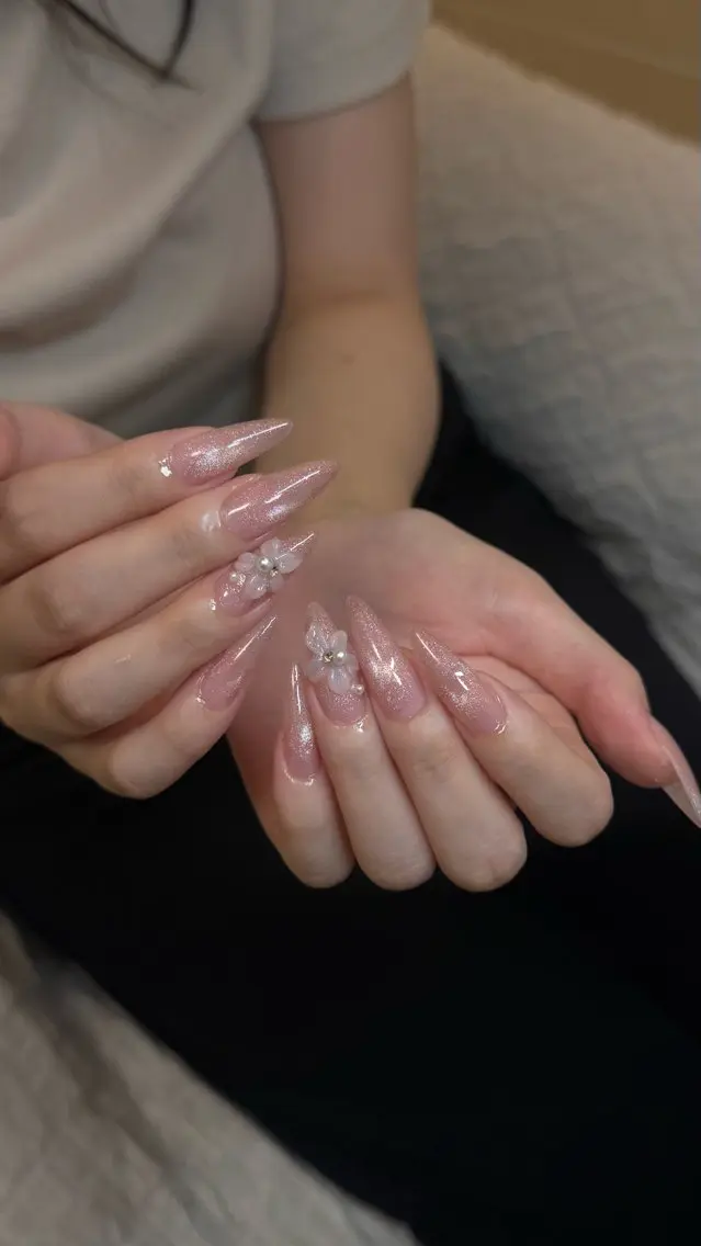 ネイル キラキラネイル マグネットネイル ワンホンネイル nailsalon ChuColaのネイルデザイン